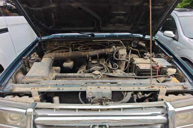 Used Leopaard Heijingang 2009 2.4L Manual Two-Wheel Drive Engine Bay