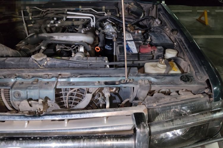 Used Leopaard Heijingang 2009 2.5T Diesel Two-Wheel Drive Engine Bay Left