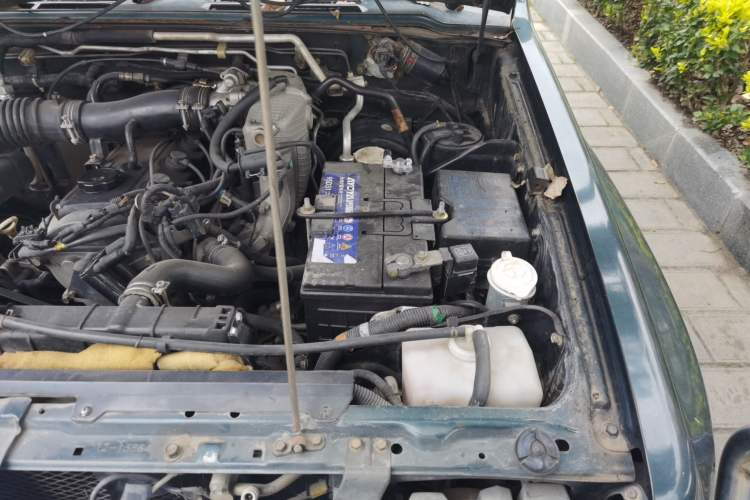 Used Leopaard Heijingang 2009 2.4L Manual Transmission 4x4 China Stage III Engine Bay Left