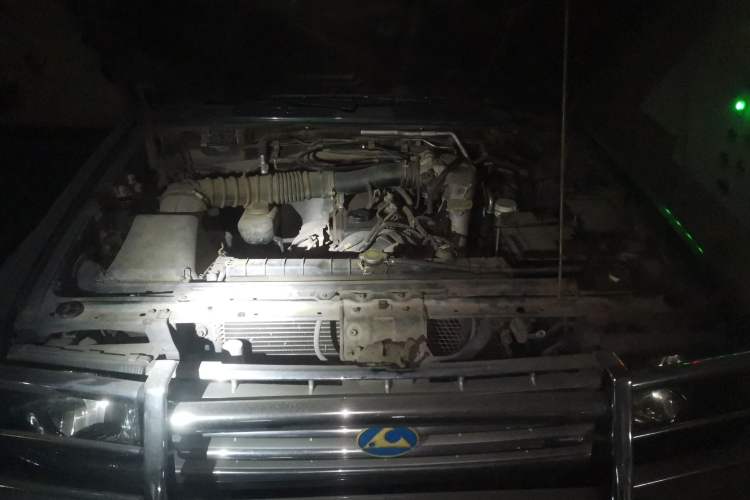 Used Leopaard Heijingang 2009 2.4L Manual 4x4 Engine Bay