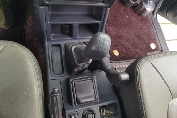 Used Leopaard Heijingang 2009 2.4L Manual Transmission 4x4 China Stage III Gear Lever