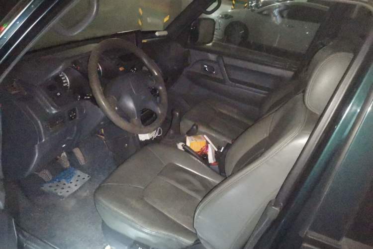 Used Leopaard Heijingang 2009 2.4L Manual 4x4 Left Front Seat
