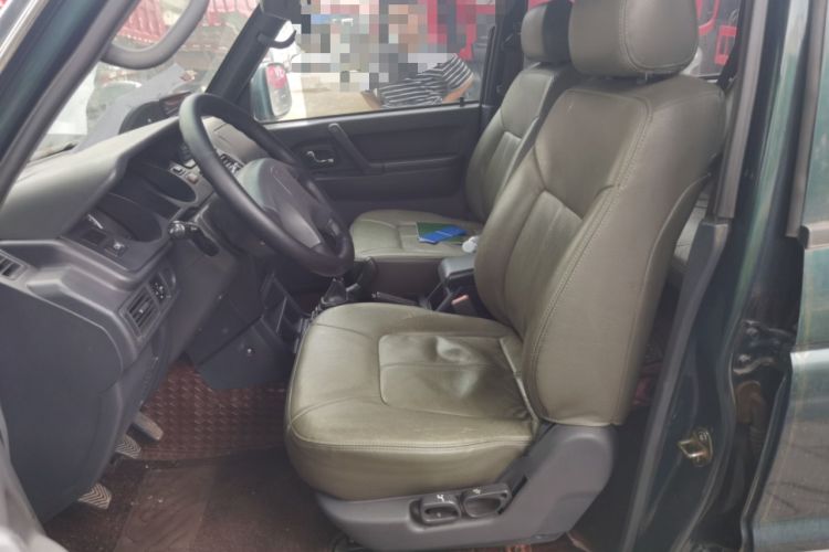 Used Leopaard Heijingang 2009 2.4L Manual Transmission 4x4 China Stage III Left Front Seat