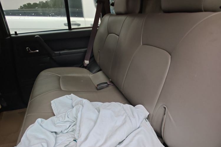 Used Leopaard Heijingang 2009 2.4L Manual Two-Wheel Drive Left Rear Seat