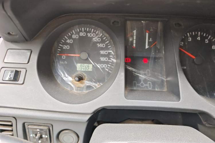 Used Leopaard Heijingang 2009 2.4L Manual Two-Wheel Drive Odometer Close Up