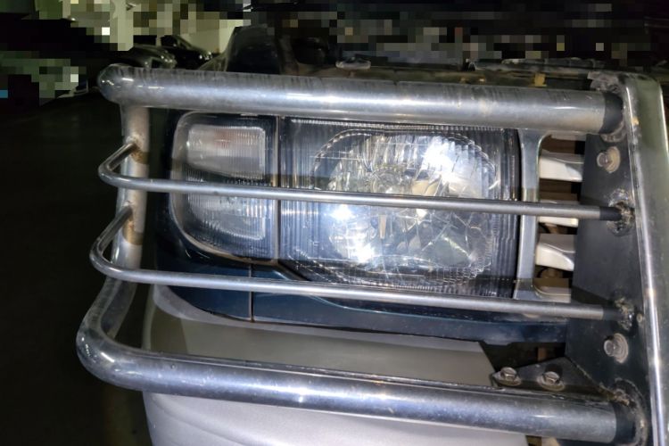 Used Leopaard Heijingang 2009 2.5T Diesel Two-Wheel Drive Right Front Headlight