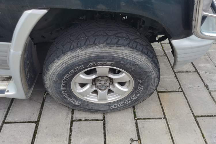 Used Leopaard Heijingang 2009 2.4L Manual Transmission 4x4 China Stage III Right Front Wheel Hub