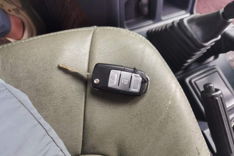 Used Leopaard Heijingang 2009 2.4L Manual Transmission 4x4 China Stage III Vehicle Key