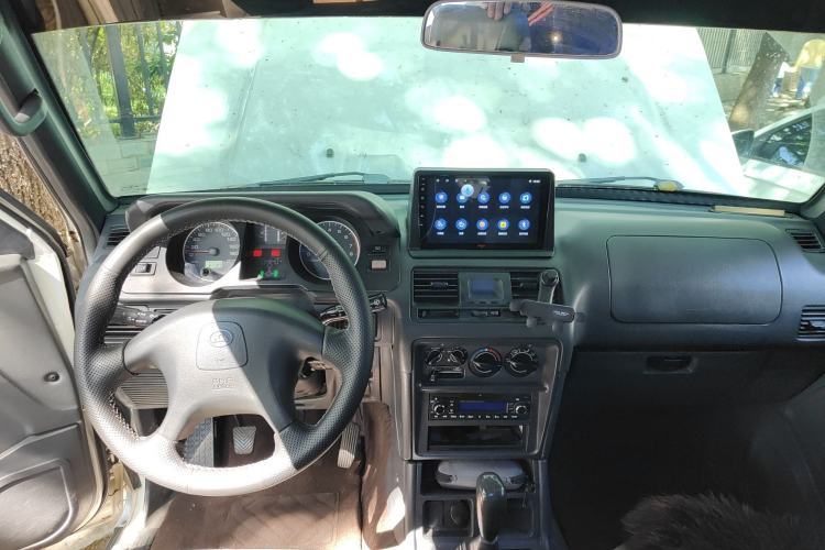 Used Leopaard Heijingang 2009 2.4L Manual 4x4 Center Console