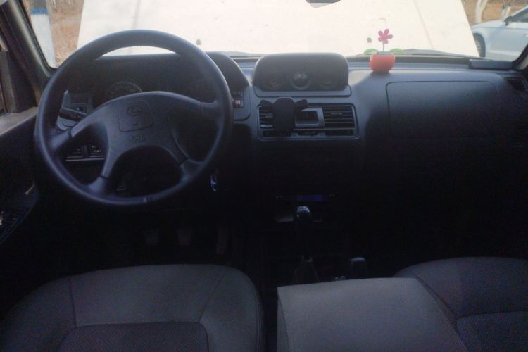 Used Leopaard Heijingang 2009 2.4L Manual 4x4 Center Console