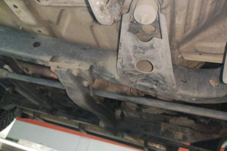Used Leopaard Heijingang 2009 2.4L Manual Two-Wheel Drive Chassis Front Right
