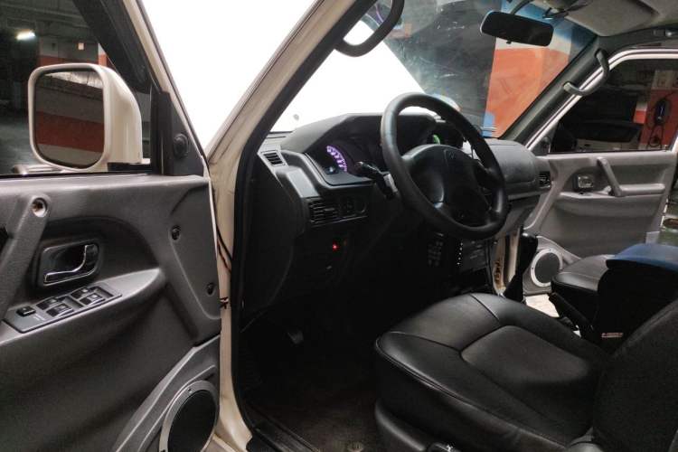 Used Leopaard Heijingang 2009 2.4L Manual Two-Wheel Drive Driver Seat