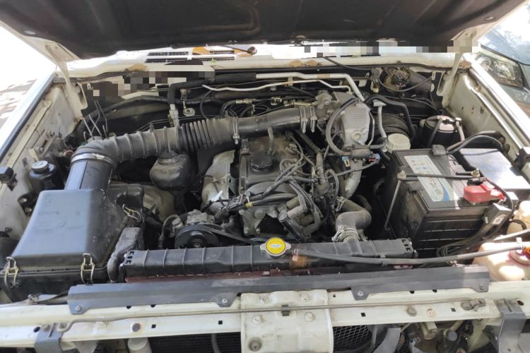 Used Leopaard Heijingang 2009 2.4L Manual 4x4 Engine Bay