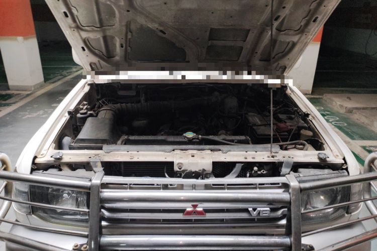 Used Leopaard Heijingang 2009 2.4L Manual Two-Wheel Drive Engine Bay