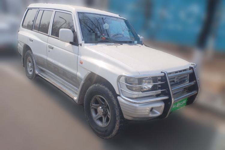 Used Leopaard Heijingang 2009 2.4L Manual 4x4 Front Right 45 Deg