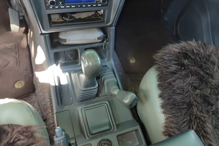 Used Leopaard Heijingang 2009 2.4L Manual 4x4 Gear Lever