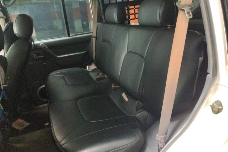 Used Leopaard Heijingang 2009 2.4L Manual Two-Wheel Drive Left Rear Seat