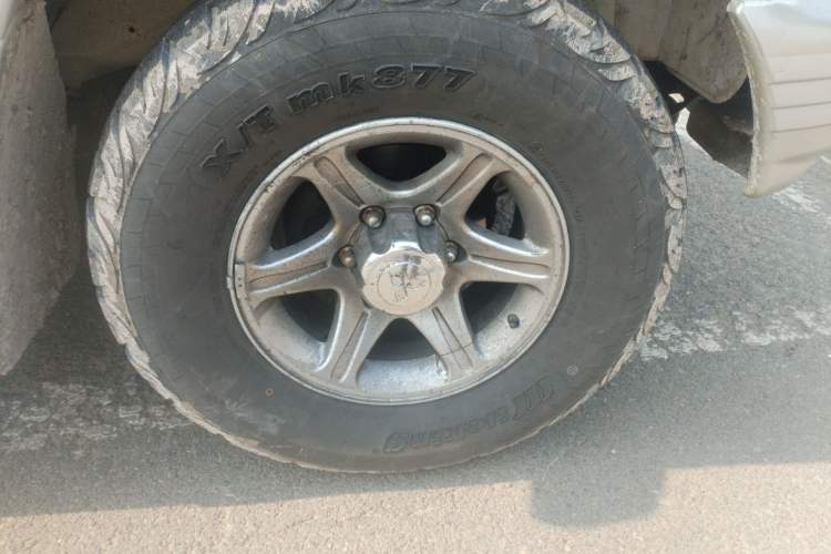 Used Leopaard Heijingang 2009 2.4L Manual 4x4 Right Front Wheel Hub