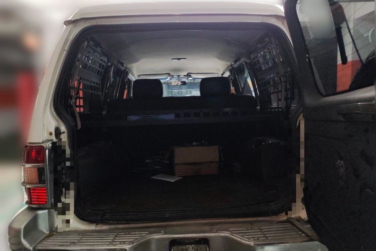 Used Leopaard Heijingang 2009 2.4L Manual Two-Wheel Drive Trunk