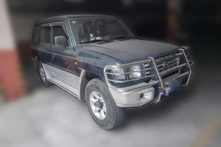 Used Leopaard Heijingang 2013 2.2L Manual Two-Wheel Drive Standard Version Front Right 45 Deg