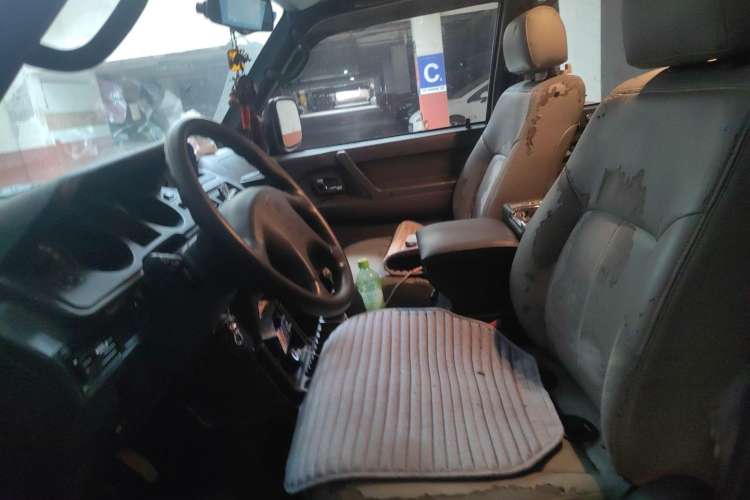 Used Leopaard Heijingang 2013 2.2L Manual Two-Wheel Drive Standard Version Left Front Seat
