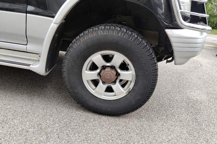 Used Leopaard Heijingang 2013 2.2L Manual 4x4 Standard Edition Right Front Wheel Hub