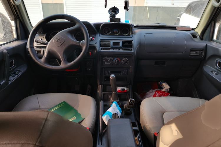 Used Leopaard Heijingang 2013 2.2L Manual Two-Wheel Drive Standard Version Center Console