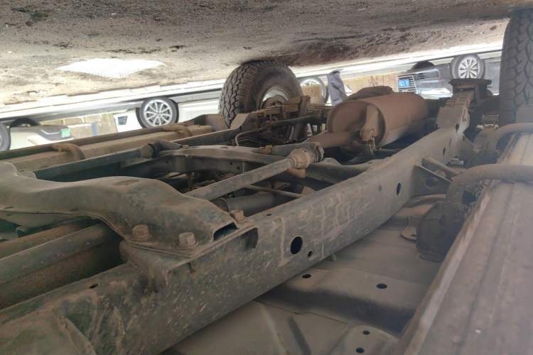 Used Leopaard Heijingang 2013 2.2L Manual Two-Wheel Drive Standard Version Chassis Front Right