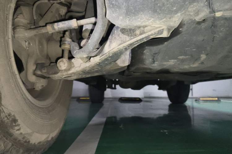 Used Leopaard Heijingang 2013 2.2L Manual Two-Wheel Drive Standard Version Chassis Front Right