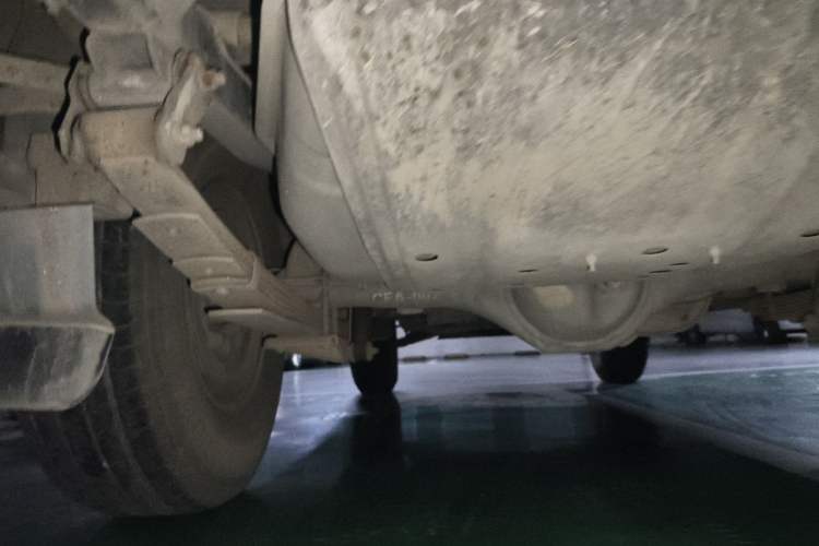 Used Leopaard Heijingang 2013 2.2L Manual Two-Wheel Drive Standard Version Chassis Rear Left