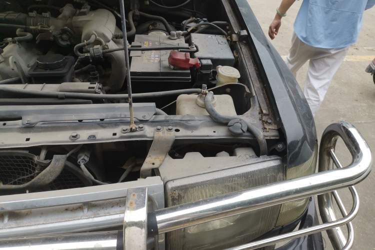 Used Leopaard Heijingang 2013 2.2L Manual 4x4 Standard Edition Engine Bay Left