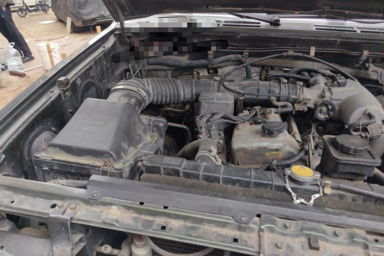 Used Leopaard Heijingang 2013 2.2L Manual Two-Wheel Drive Standard Version Engine Bay Right