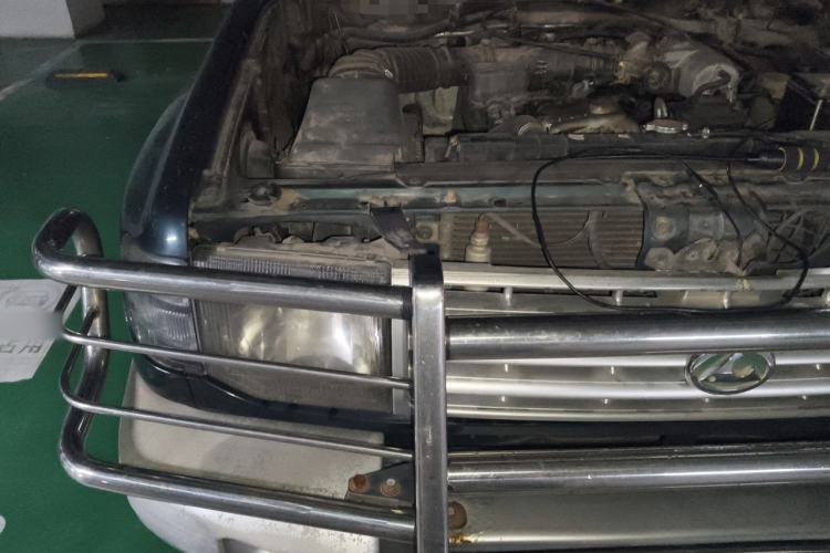 Used Leopaard Heijingang 2013 2.2L Manual Two-Wheel Drive Standard Version Engine Bay Right