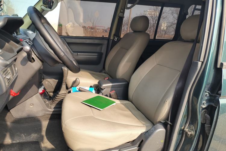 Used Leopaard Heijingang 2013 2.2L Manual Two-Wheel Drive Standard Version Left Front Seat