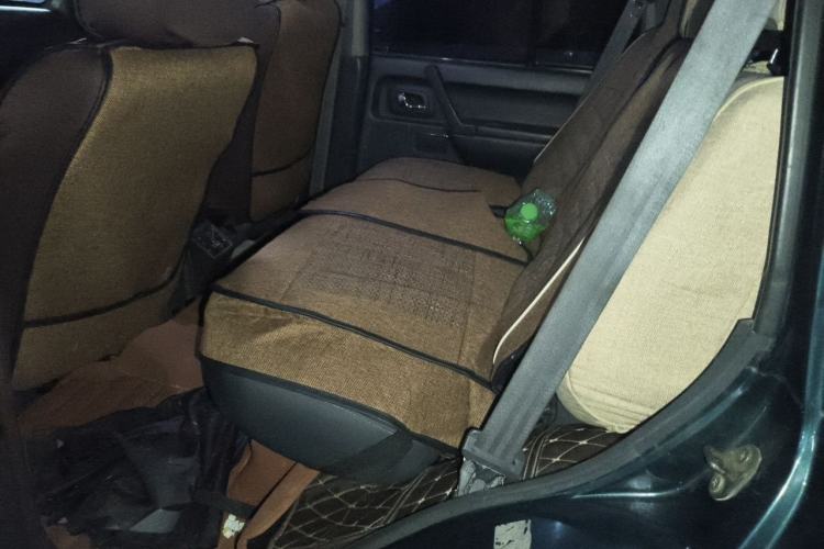 Used Leopaard Heijingang 2013 2.2L Manual Two-Wheel Drive Standard Version Left Rear Seat