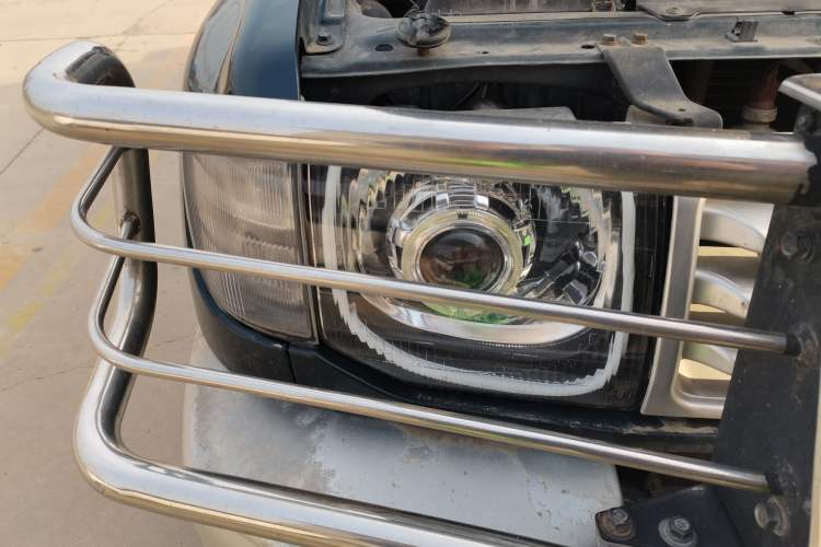 Used Leopaard Heijingang 2013 2.2L Manual Two-Wheel Drive Standard Version Right Front Headlight