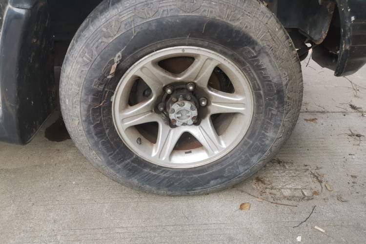Used Leopaard Heijingang 2013 2.2L Manual 4x4 Standard Edition Right Front Wheel Hub