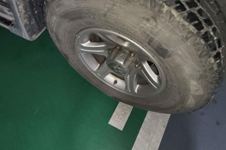 Used Leopaard Heijingang 2013 2.2L Manual Two-Wheel Drive Standard Version Right Front Wheel Hub