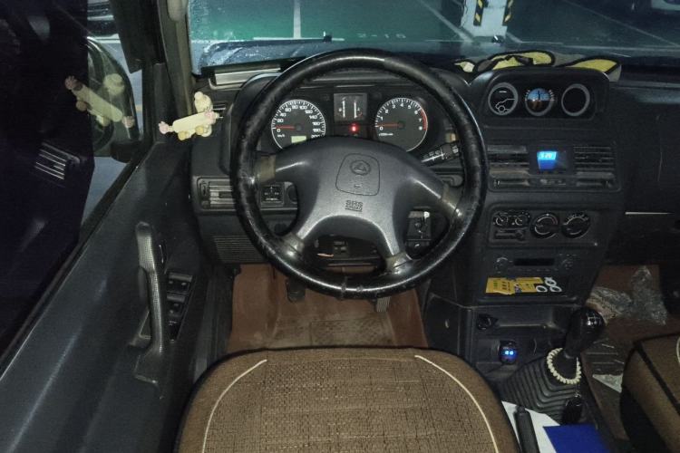 Used Leopaard Heijingang 2013 2.2L Manual Two-Wheel Drive Standard Version Steering Wheel