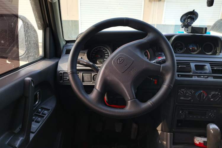 Used Leopaard Heijingang 2013 2.2L Manual Two-Wheel Drive Standard Version Steering Wheel