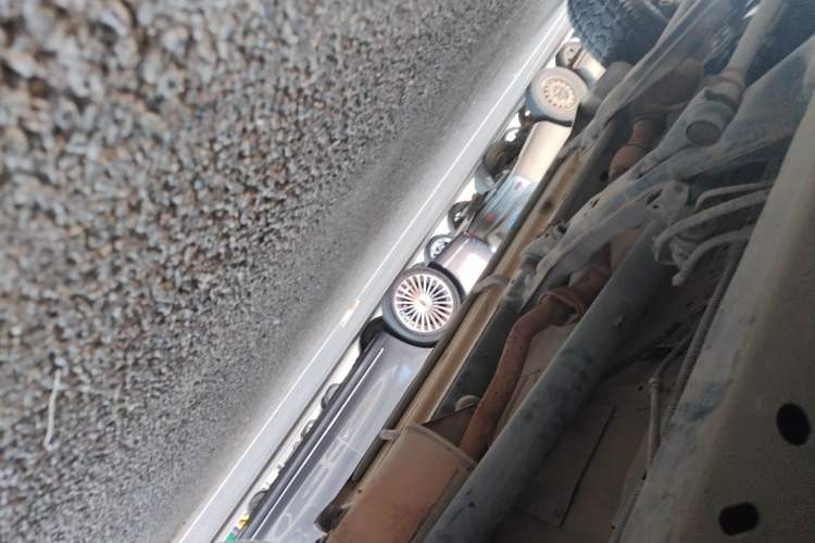 Used Leopaard Heijingang 2013 2.2L Manual Two-Wheel Drive Standard Version Chassis Rear Left