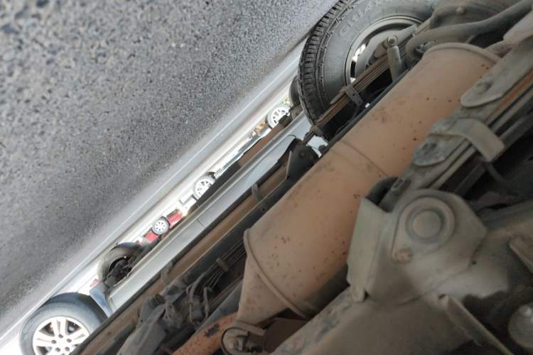 Used Leopaard Heijingang 2013 2.2L Manual Two-Wheel Drive Standard Version Chassis Rear Right