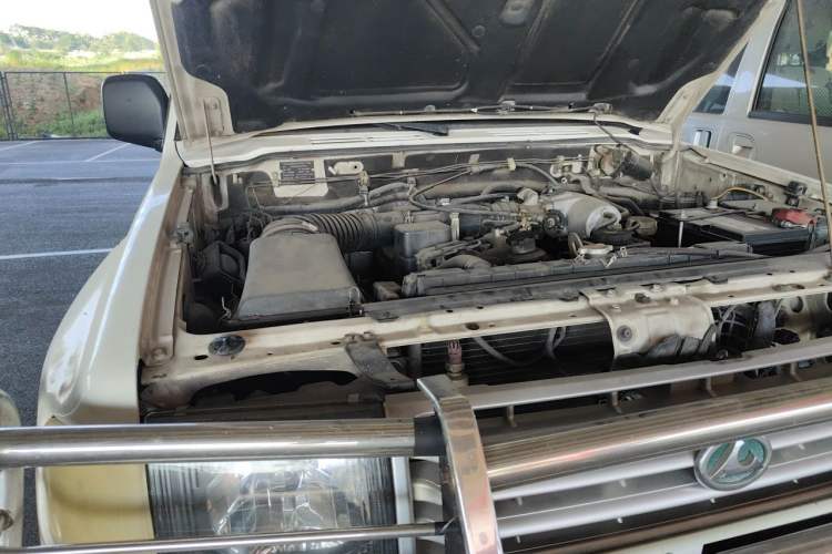 Used Leopaard Heijingang 2013 2.2L Manual Two-Wheel Drive Standard Version Engine Bay Right