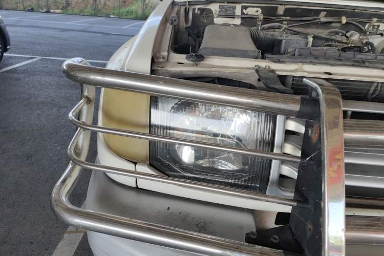 Used Leopaard Heijingang 2013 2.2L Manual Two-Wheel Drive Standard Version Right Front Headlight