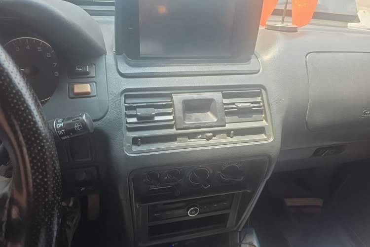 Used Leopaard Heijingang 2013 2.2L Manual 4x4 Standard Edition Audio And AC Panel