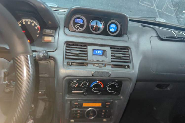 Used Leopaard Heijingang 2013 2.2L Manual 4x4 Standard Edition Audio And AC Panel