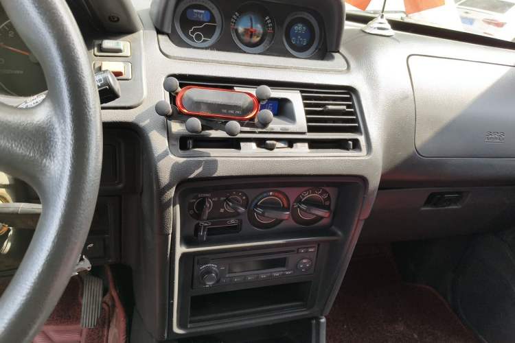 Used Leopaard Heijingang 2013 2.2L Manual Two-Wheel Drive Standard Version Audio And AC Panel