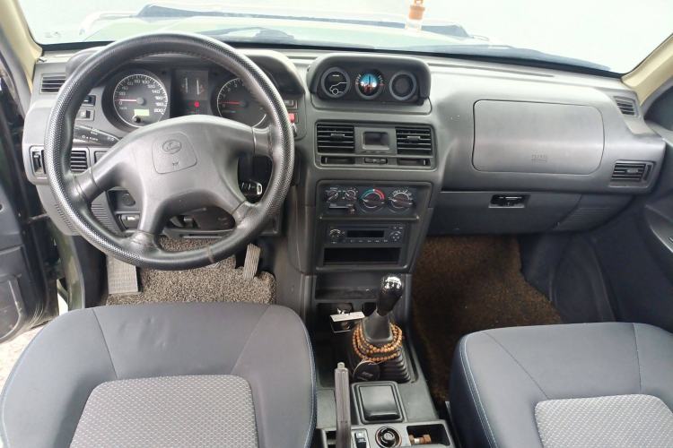 Used Leopaard Heijingang 2013 2.2L Manual Two-Wheel Drive Standard Version Center Console