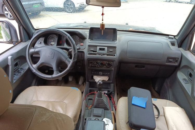 Used Leopaard Heijingang 2013 2.2L Manual Two-Wheel Drive Standard Version Center Console