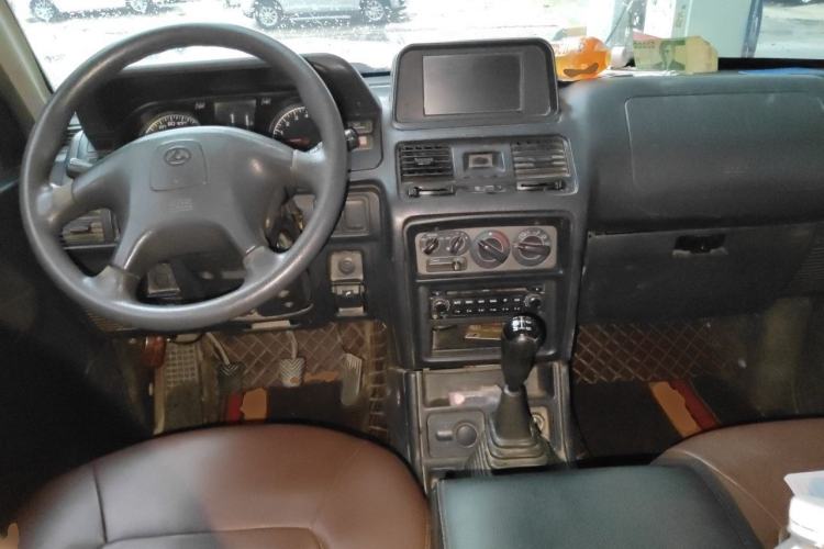 Used Leopaard Heijingang 2013 2.2L Manual 4x4 Standard Edition Center Console
